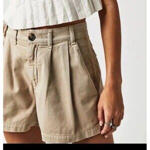 Free People Women’s Billie Chino Almond Milk Tan Pleated High Rise Shorts Size 2